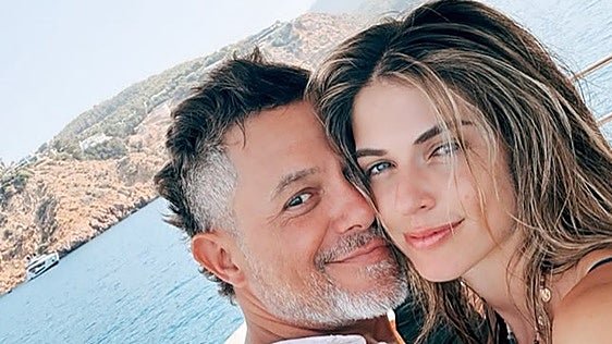 ¿Bebé en camino?: la foto que dispara los rumores de embarazo de Stephanie Cayo y Alejandro Sanz
