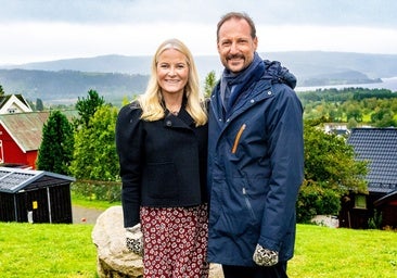 Haakon y Mette-Marit de Noruega celebran sus bodas de plata en el momento más crítico para la monarquía