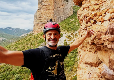 Antonio Lobato durante una sesión de escalada.