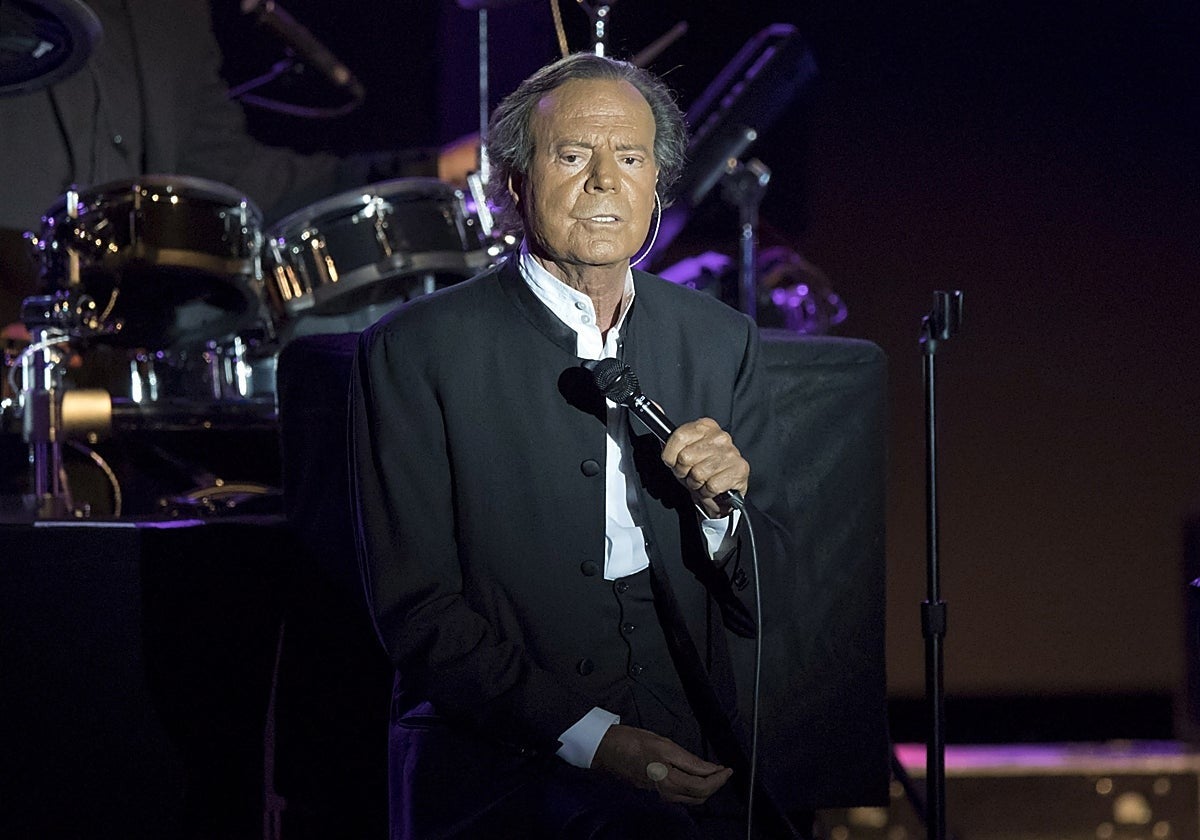 Las extrabajadoras de Julio Iglesias que lo denunciaron por agresión sexual presentan una querella contra él