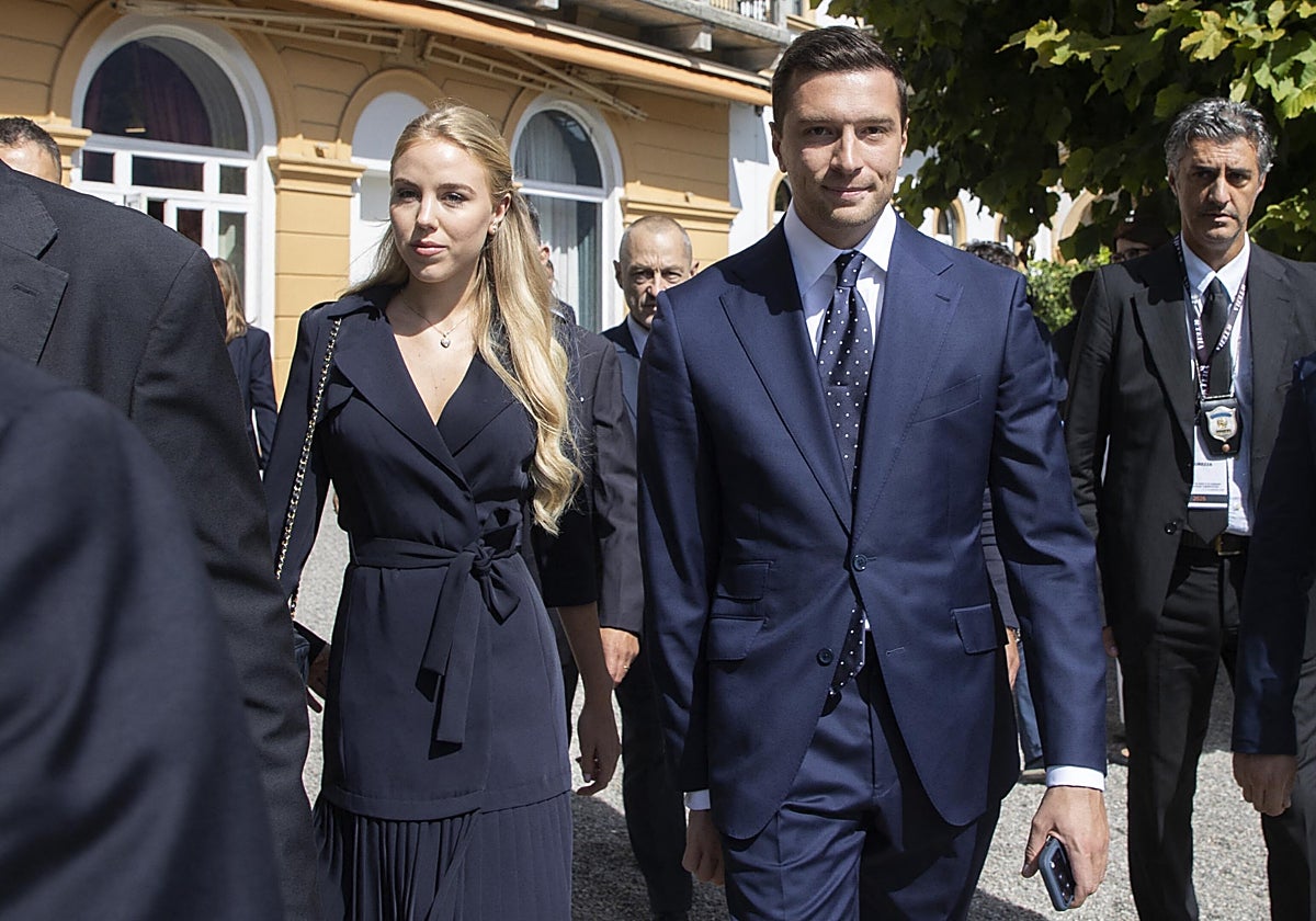 El siguiente paso de María Carolina y Jordan Bardella: de hacer oficial su romance a compartir las vacaciones familiares