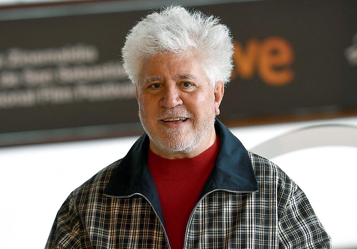 Pedro Almodóvar: «Me eduqué con mujeres desde pequeño. Mi madre me llevaba al río o con las vecinas si iba hacer recados» miniatura
