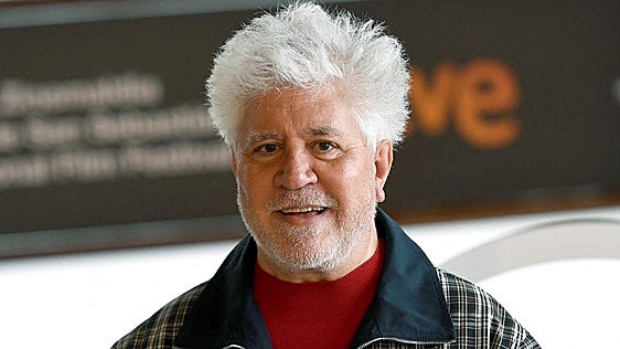 Pedro Almodóvar, sobre su infancia: «Me eduqué con mujeres desde pequeño. Mi madre me llevaba al río o con las vecinas si iba hacer recados»