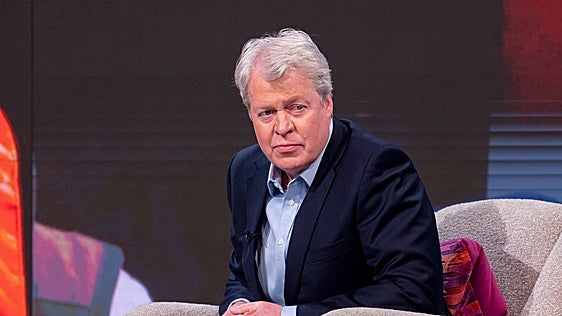 Charles Spencer responde al ataque de Carlos de Inglaterra: «¿Está furioso o avergonzado?»