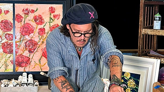 Johnny Depp sorprende con su faceta como pintor y confiesa su fascinación por Picasso: «Siempre ha sido un misterio maravilloso»