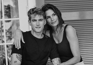 El hijo de Cindy Crawford habría muerto de «sobredosis y un paro cardíaco»