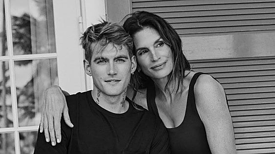 El hijo de Cindy Crawford habría muerto de «sobredosis y un paro cardíaco», según las primeras informaciones