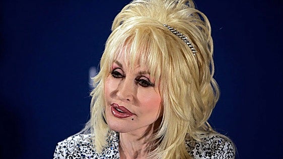 El drama post-mortem de Dolly Parton: su sobrino, despedido de su empresa  por amenazas de muerte