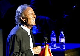 Julio Iglesias rectifica: ya no quiere vender su casa de Galicia