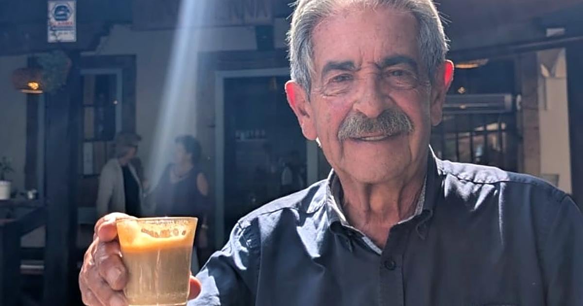 Así empieza las mañanas el veterano político Miguel Ángel Revilla.