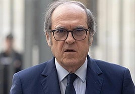 Ángel Gabilondo, 77 años: «Desayuno un café con leche, un poquito de pan tostado con aceite de oliva y un zumo de naranja»