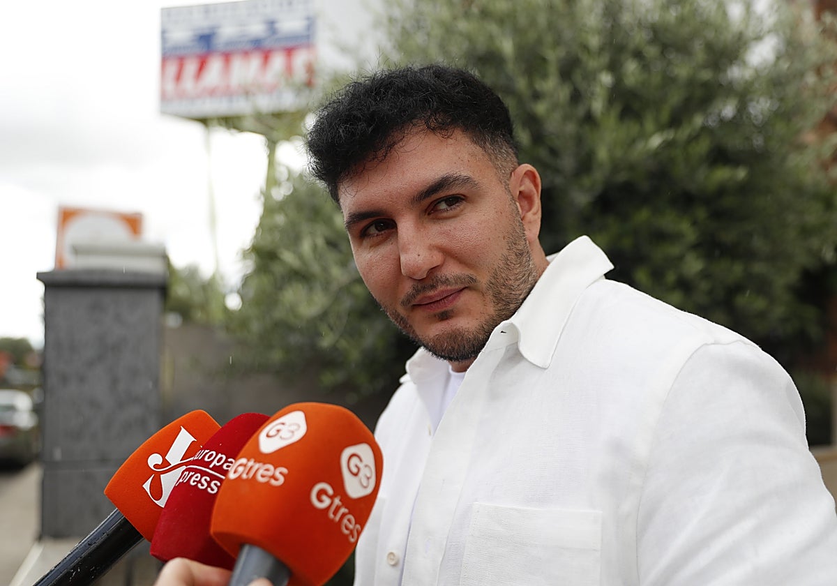 El conflictivo reencuentro de Omar Montes con Rocío Muñoz en los juzgados: «Vengo feliz, pero estoy destrozado»