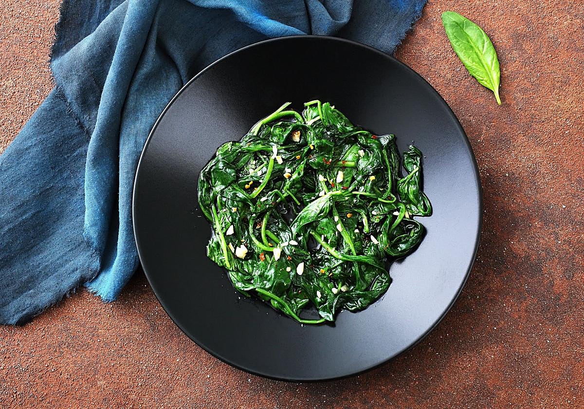 Las espinacas son versátiles y nos ofrecen muchos beneficios