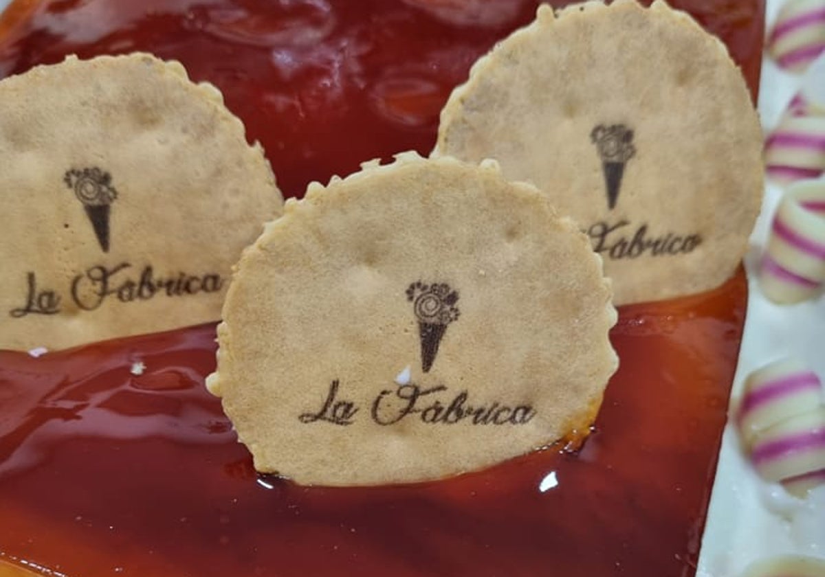 Detalle de un postre de la heladería pastelería 'La Fábrica'