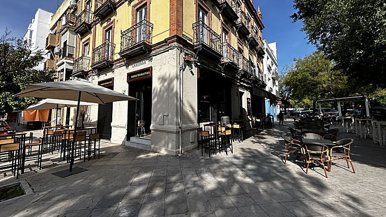 Barra Triana Pura, tapas actuales junto a Chapina