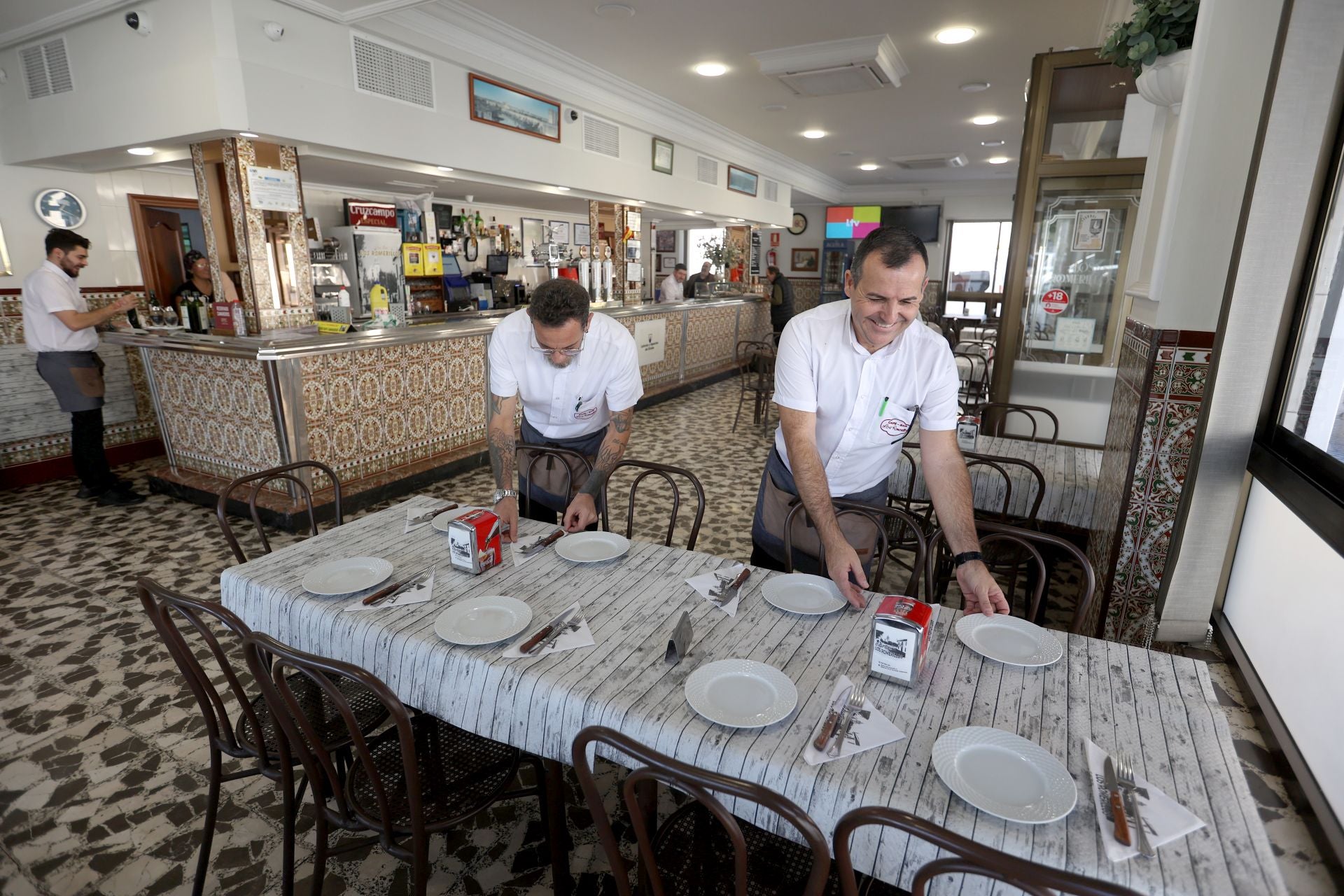 Ruta por los bares y restaurantes del Campo de la Verdad de Córdoba, en imágenes