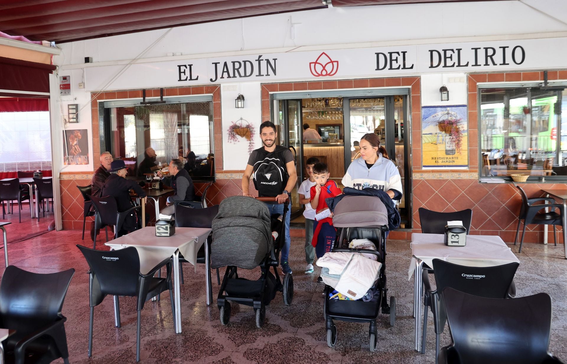 Ruta por los bares y restaurantes del Campo de la Verdad de Córdoba, en imágenes