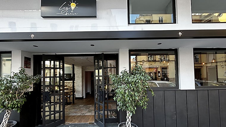 Luz y Brasa, el proyecto de dos hermanos de Ceuta en el local de Cotidiano