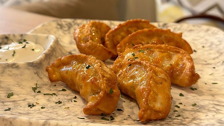 Luz y Brasa, el proyecto de dos hermanos de Ceuta en el local de Cotidiano