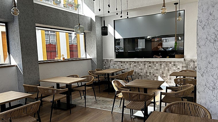 Luz y Brasa, el proyecto de dos hermanos de Ceuta en el local de Cotidiano