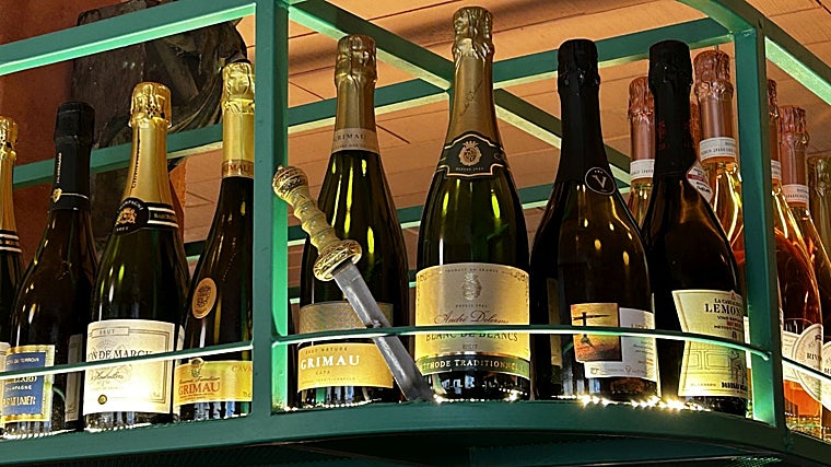 Ostras &amp; Puñales, una champanería cañí junto a la Alameda