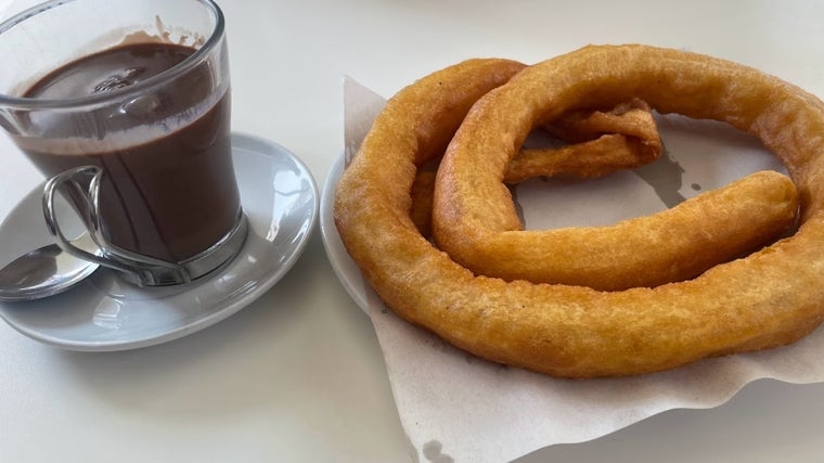 Churros con chocolate de Churrería Alba
