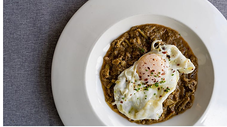 Esparragada con huevo frito campero