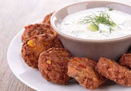 Falafel con salsa tzatziki