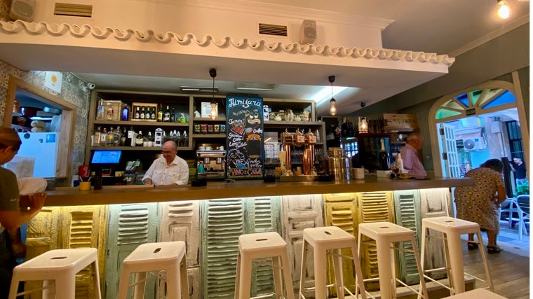 Almijara: «La taberna renovada»