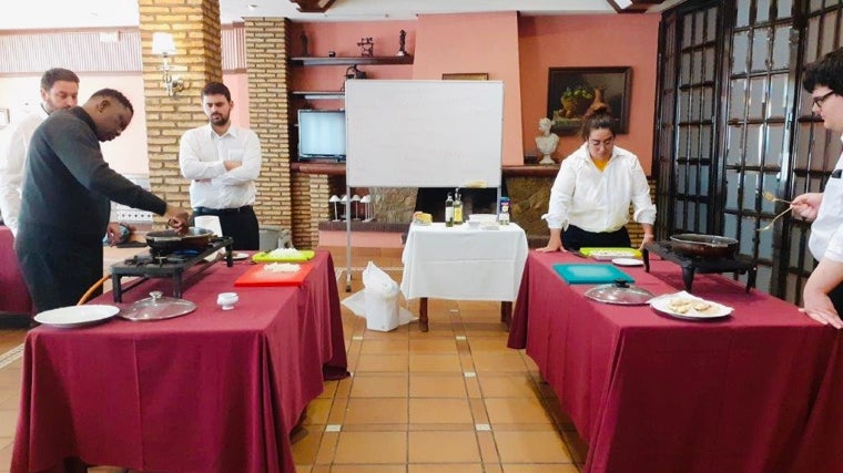 El grupo Manolo Mayo ofrece cuatro cursos de hostelería gratuitos para desempleados