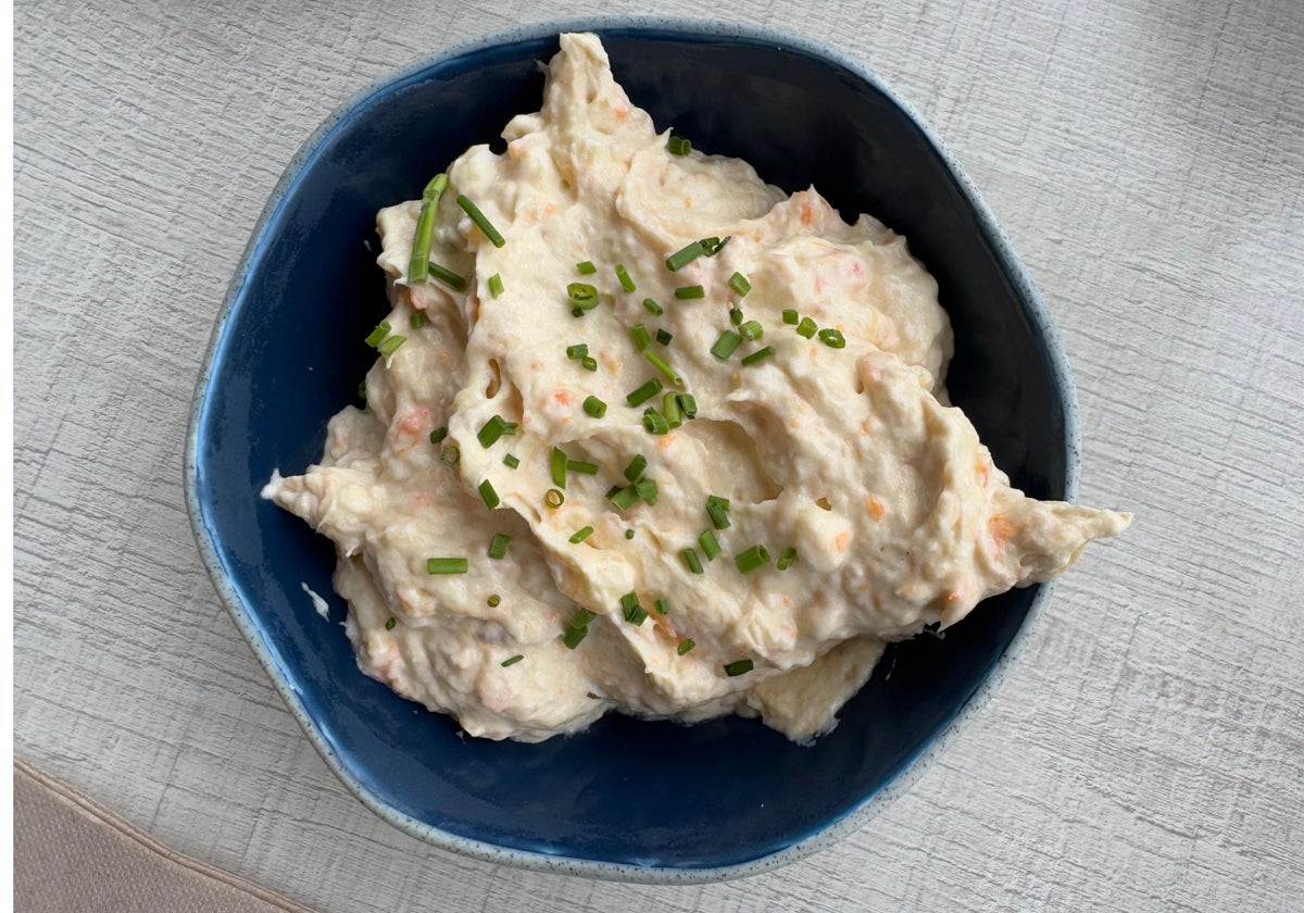La ensaladilla de Tres14 «Cremosa, atemperada, receta clásica sin adornos que maquillen el sabor»