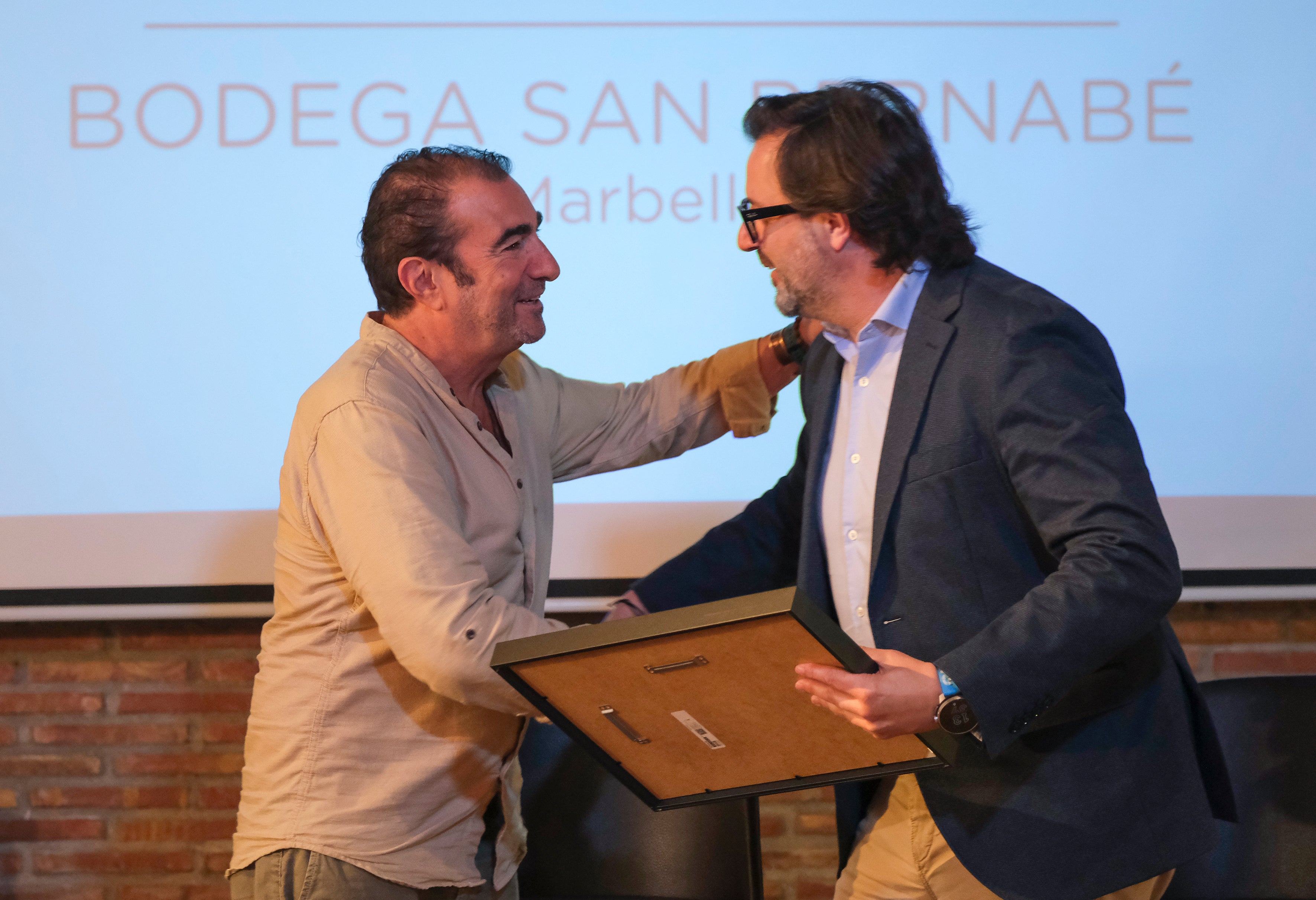 Álvaro Blanco, de Bodega San Bernabé, y Rafael Méndez, Área Manager de Heineken en Málaga
