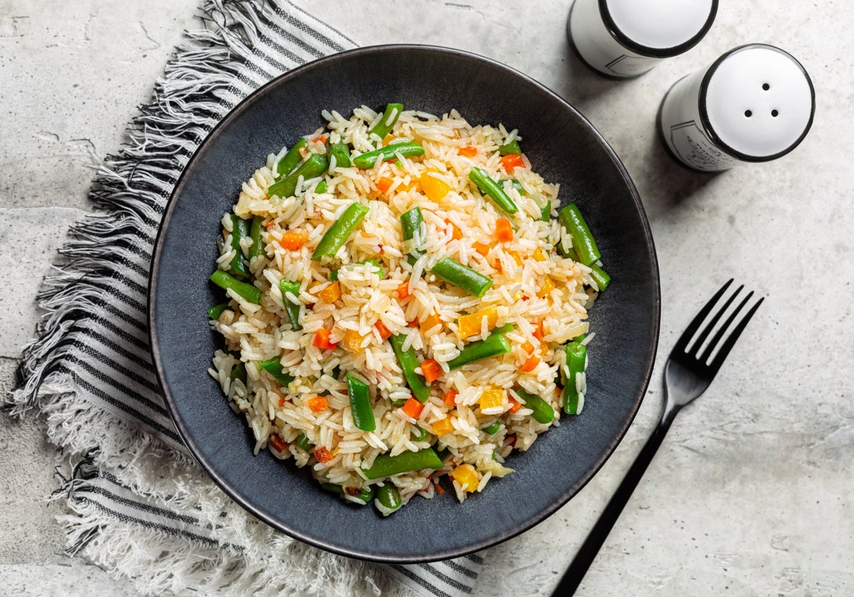 Ensalada de arroz tailandés con ahumados