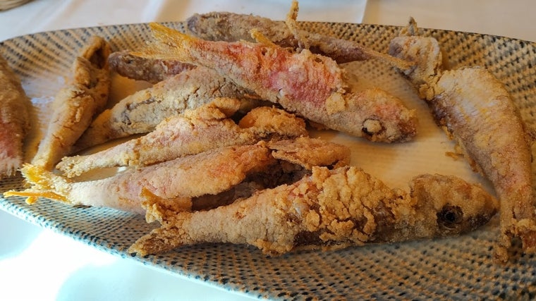 Salmonetes fritos de Marisquería El Cateto