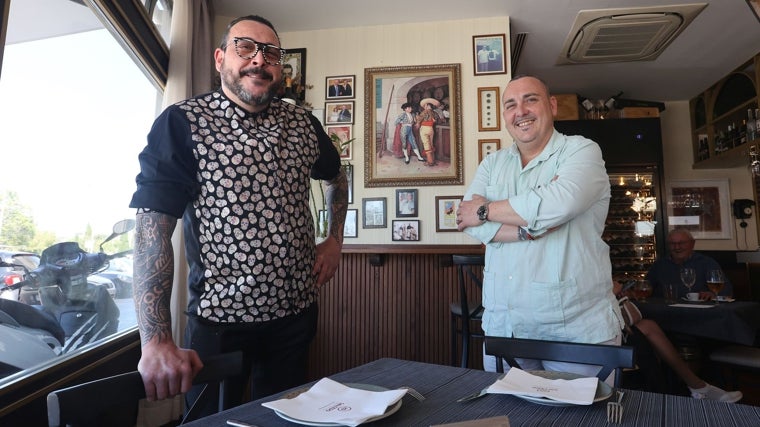José Luis y Pedro, en una de las mesas