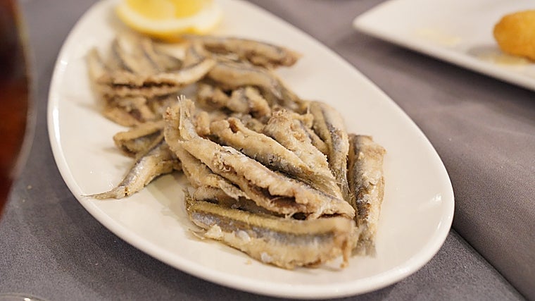 Boquerones fritos de Puerta Caleta en Sevilla