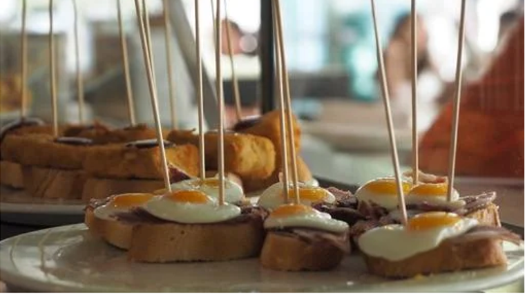 Pintxos de Lekune, uno de nuestros sitios recomendados de tapeo en Marbella