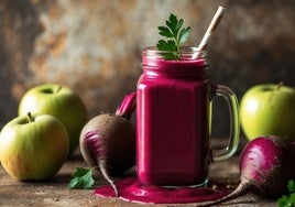 El zumo para limpiar el hígado de forma natural: es ideal para personas con colesterol