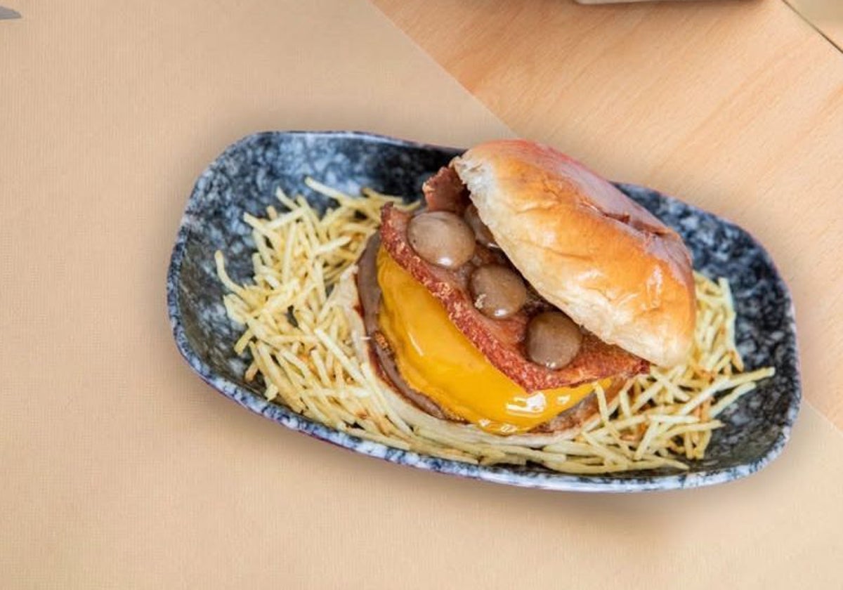 Uno de los platos recomendados del Restaurante El Aura en el barrio Parque Cruz Conde de la capital cordobesa
