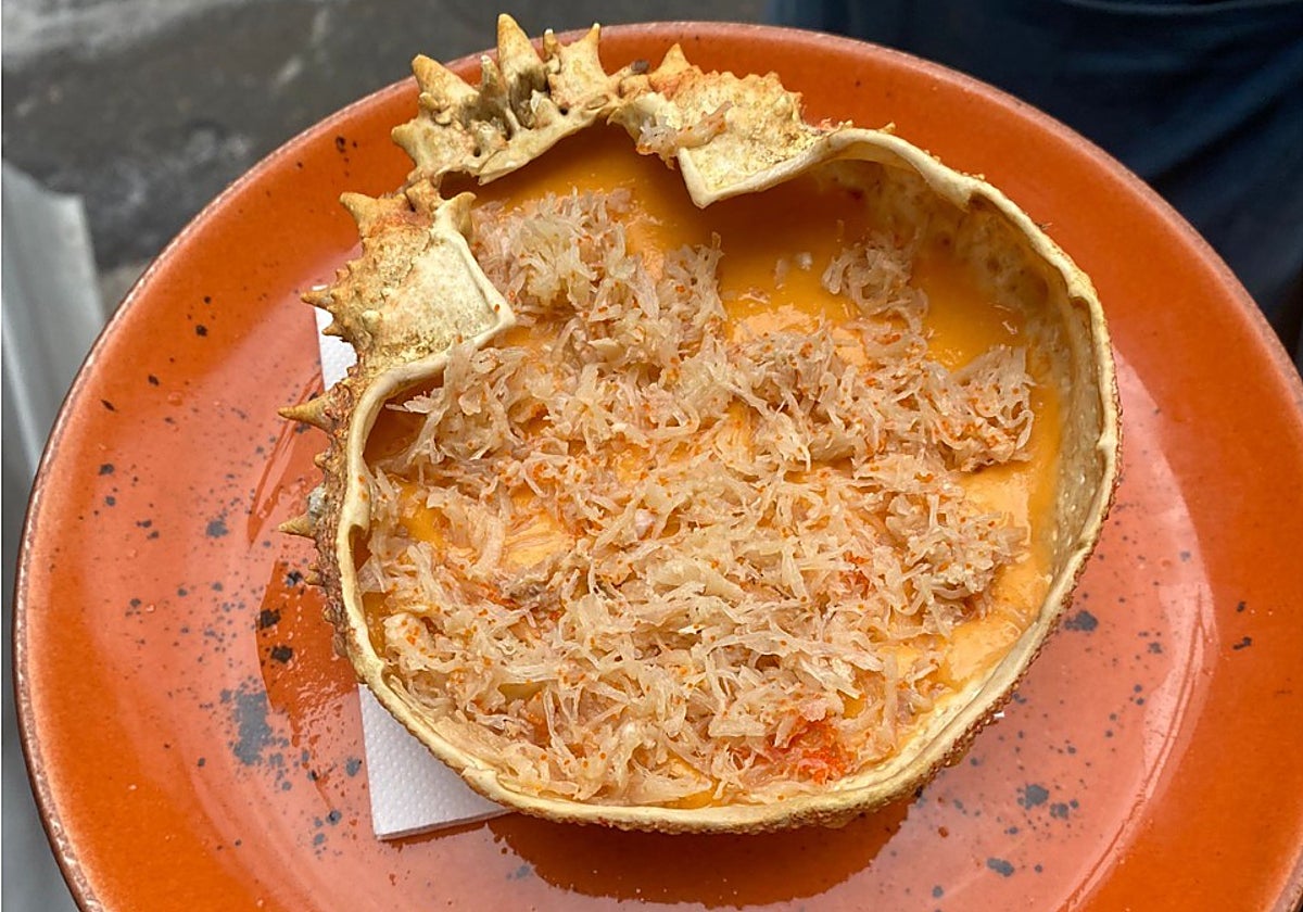 Salmorejo con virutas de centollo, una de las tapas de Casa Paco El Buen Comer