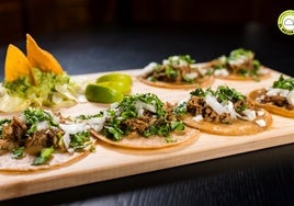 Estos dos restaurantes mexicanos de Sevilla aspiran a preparar el 'Mejor taco de España'
