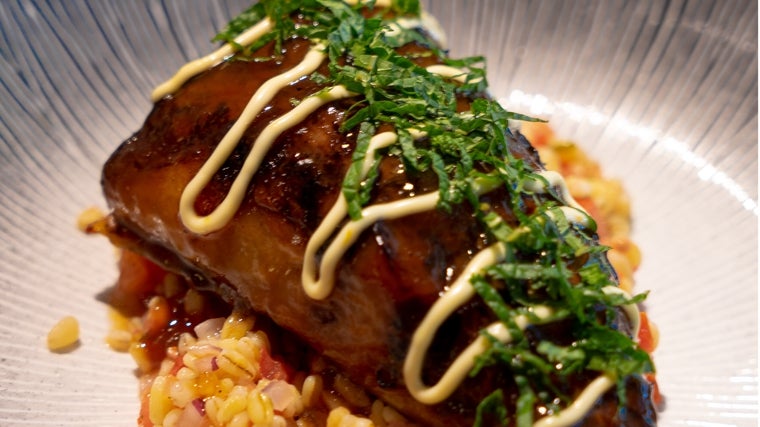 Galete de atún rojo glaseado con ensalada de trigo blé - Mayo Sevilla