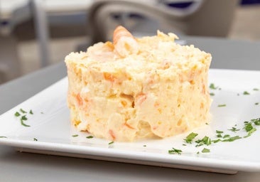 El ingrediente que todos usan mal en la ensaladilla: esto hace que quede pastosa