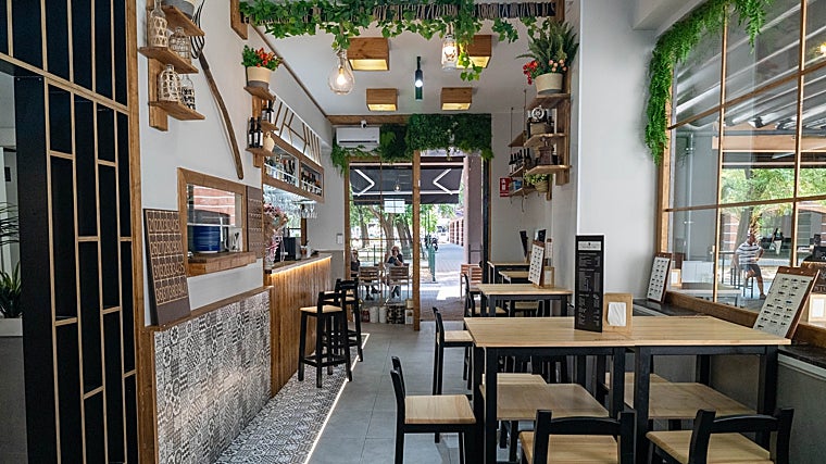 Sala de La Ratona Tapas en Sevilla Este