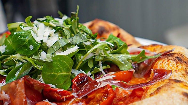 De Lalita a Lady Oven: la mítica cafetería de Nervión se transforma en pizzería