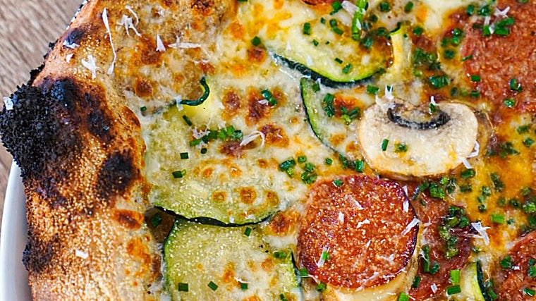 De Lalita a Lady Oven: la mítica cafetería de Nervión se transforma en pizzería