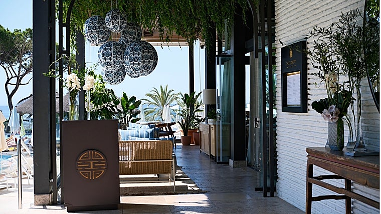 Entrada de China Crown en el Hotel Don Pepe Gran Meliá de Marbella