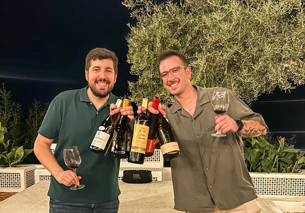 Organizadores de la cata 'Moriles sin filtros' que se celebra este jueves en Puente Genil, Córdoba
