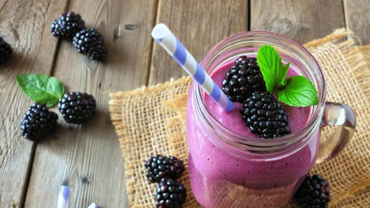 Tu cuerpo te pide más que agua: bebidas saludables (y caseras) que te salvarán del calor