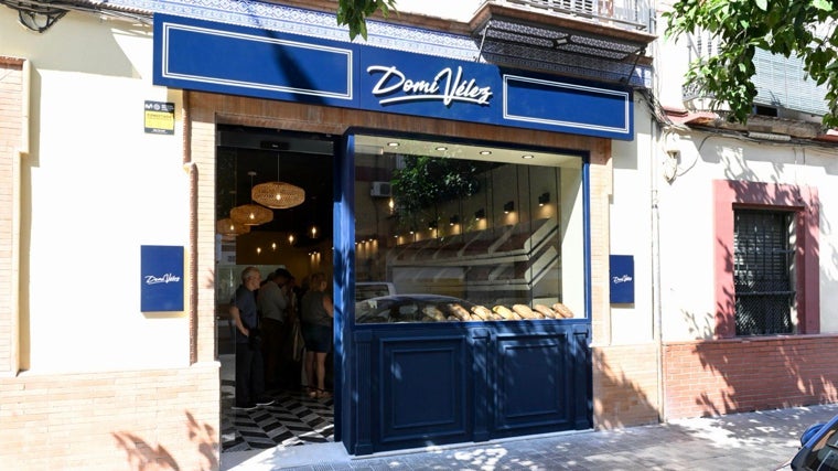 Fachada de la nueva tienda de Domi Vélez